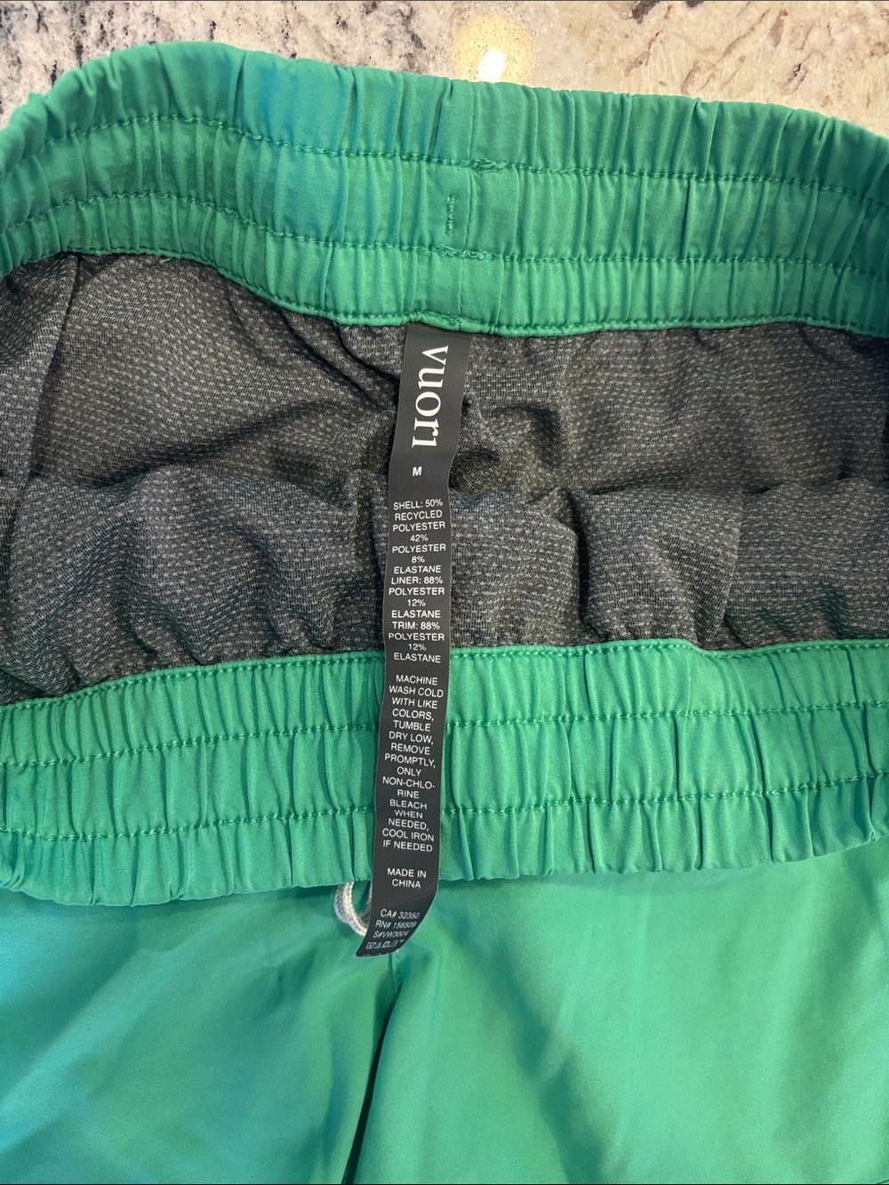 Vuori Clementine Emerald Green Athletic Drawstring Shorts. 2.5” inseam - Picture 3 of 6